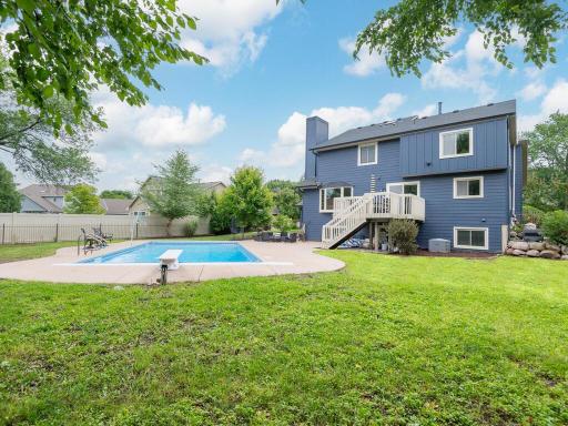 18511 Maple Leaf Drive, Eden Prairie, MN 55346