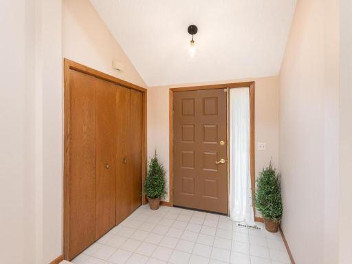 18511 Maple Leaf Drive, Eden Prairie, MN 55346