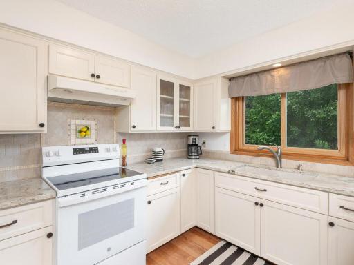 18511 Maple Leaf Drive, Eden Prairie, MN 55346