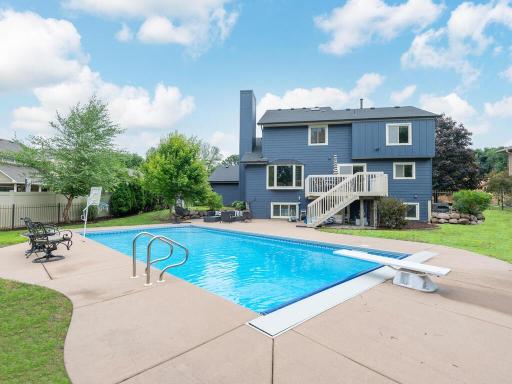18511 Maple Leaf Drive, Eden Prairie, MN 55346