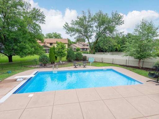 18511 Maple Leaf Drive, Eden Prairie, MN 55346