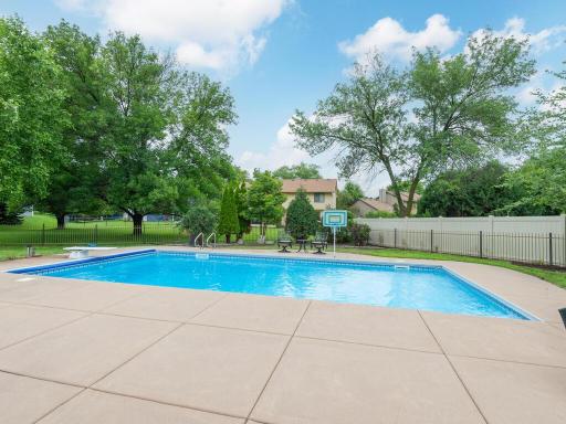 18511 Maple Leaf Drive, Eden Prairie, MN 55346