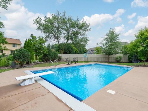 18511 Maple Leaf Drive, Eden Prairie, MN 55346