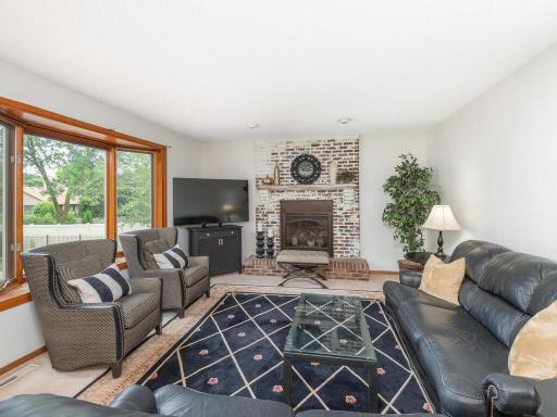 18511 Maple Leaf Drive, Eden Prairie, MN 55346