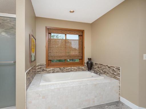 18511 Maple Leaf Drive, Eden Prairie, MN 55346