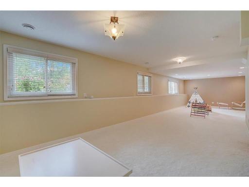 18511 Maple Leaf Drive, Eden Prairie, MN 55346