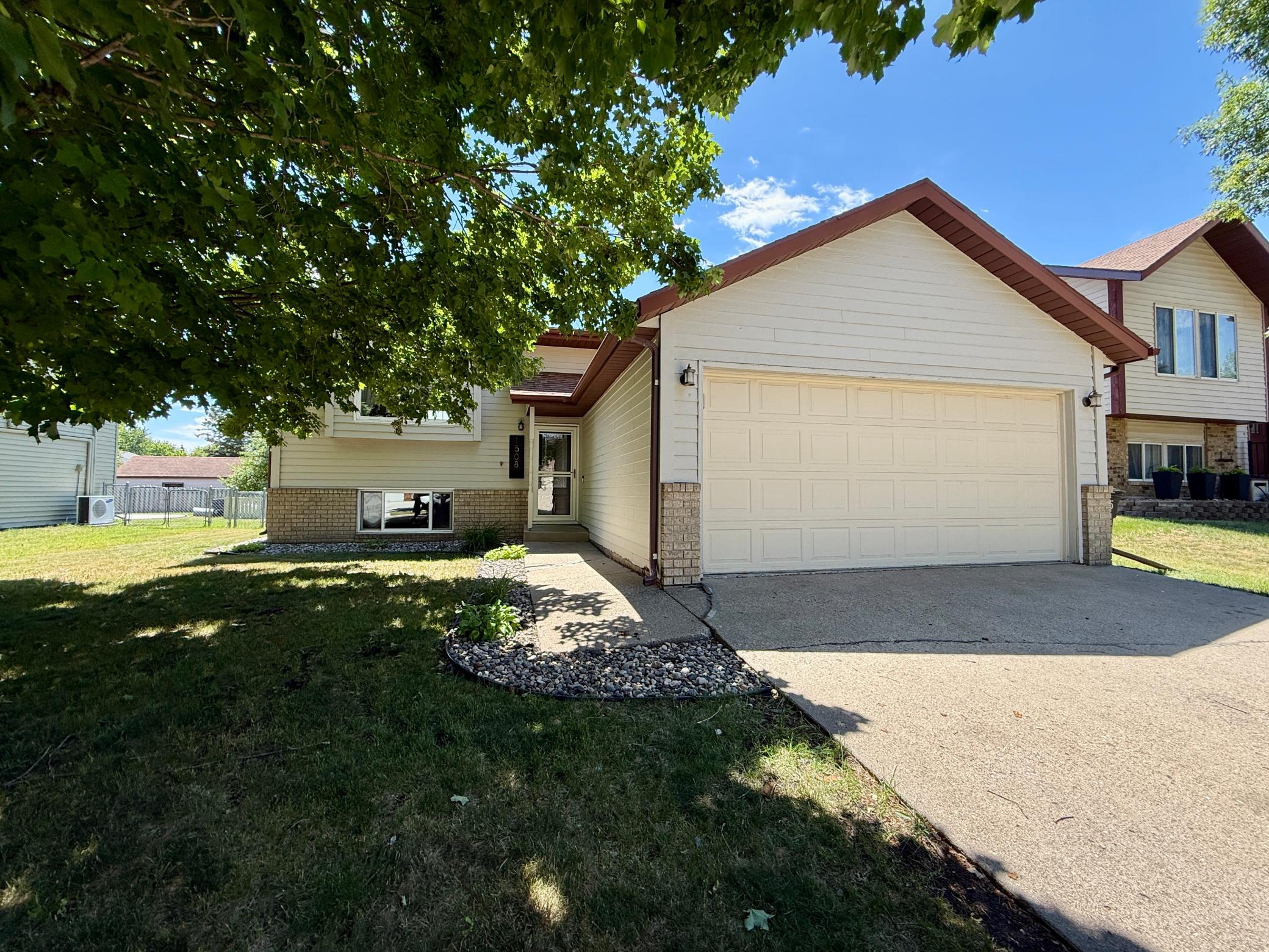 1508 36th Avenue S, Fargo, ND 58104