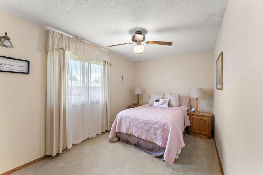 5241 Vera Cruz Avenue N, Minneapolis, MN 55429
