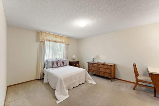 5241 Vera Cruz Avenue N, Minneapolis, MN 55429