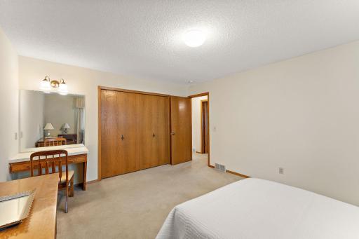 5241 Vera Cruz Avenue N, Minneapolis, MN 55429