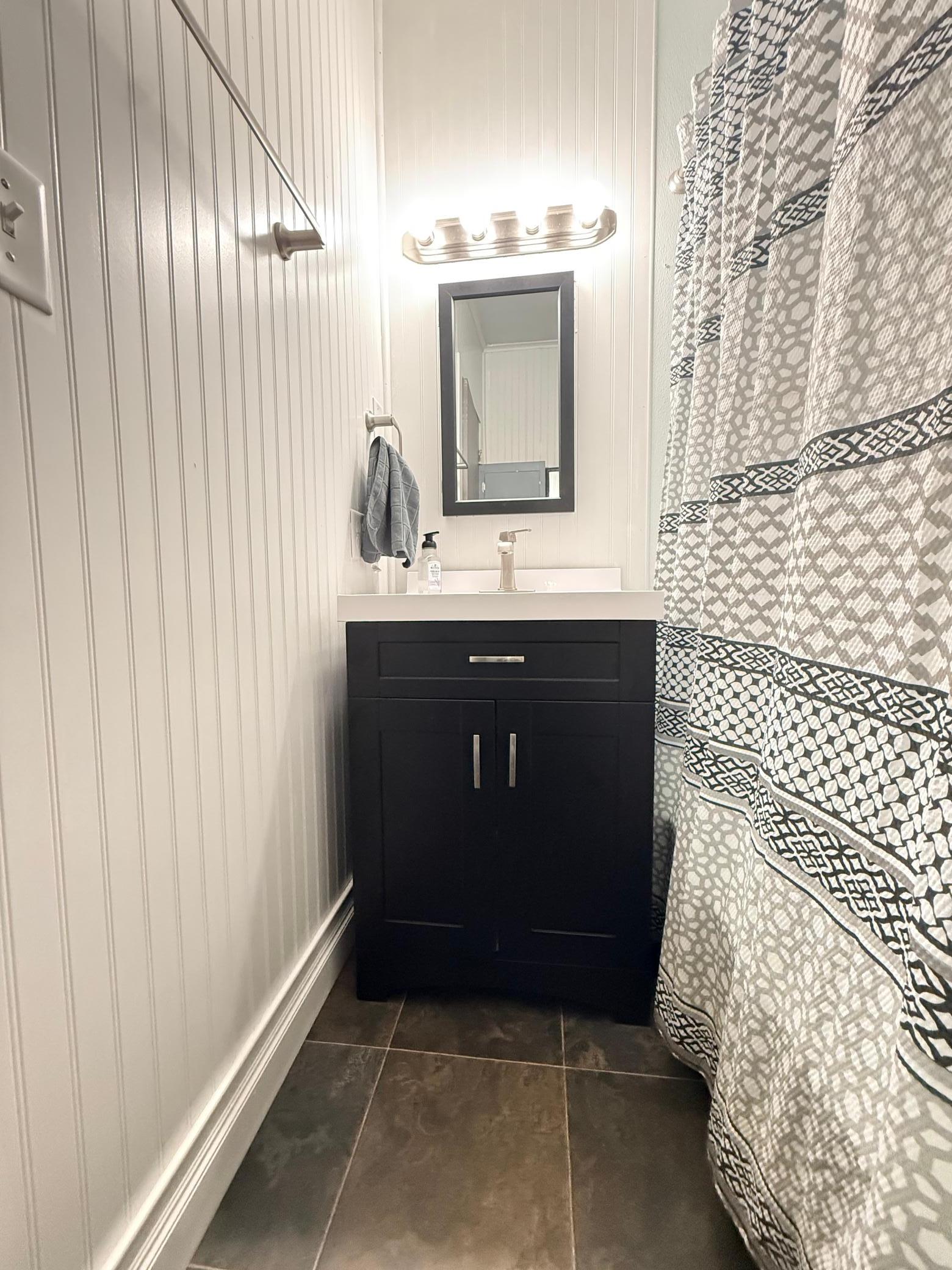 Main floor bath