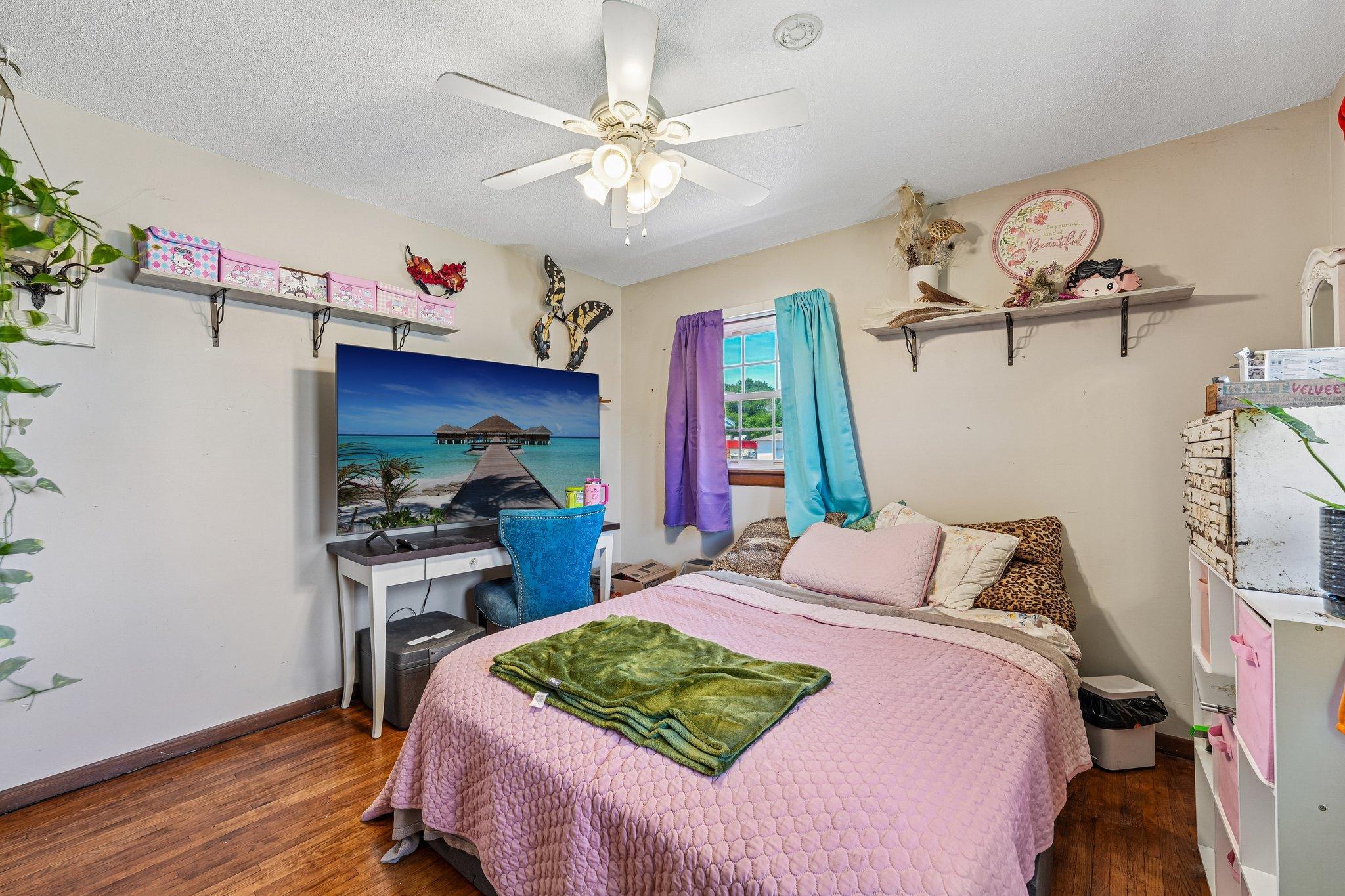 21-web-or-mls-8th Ave-S1007-021.jpg