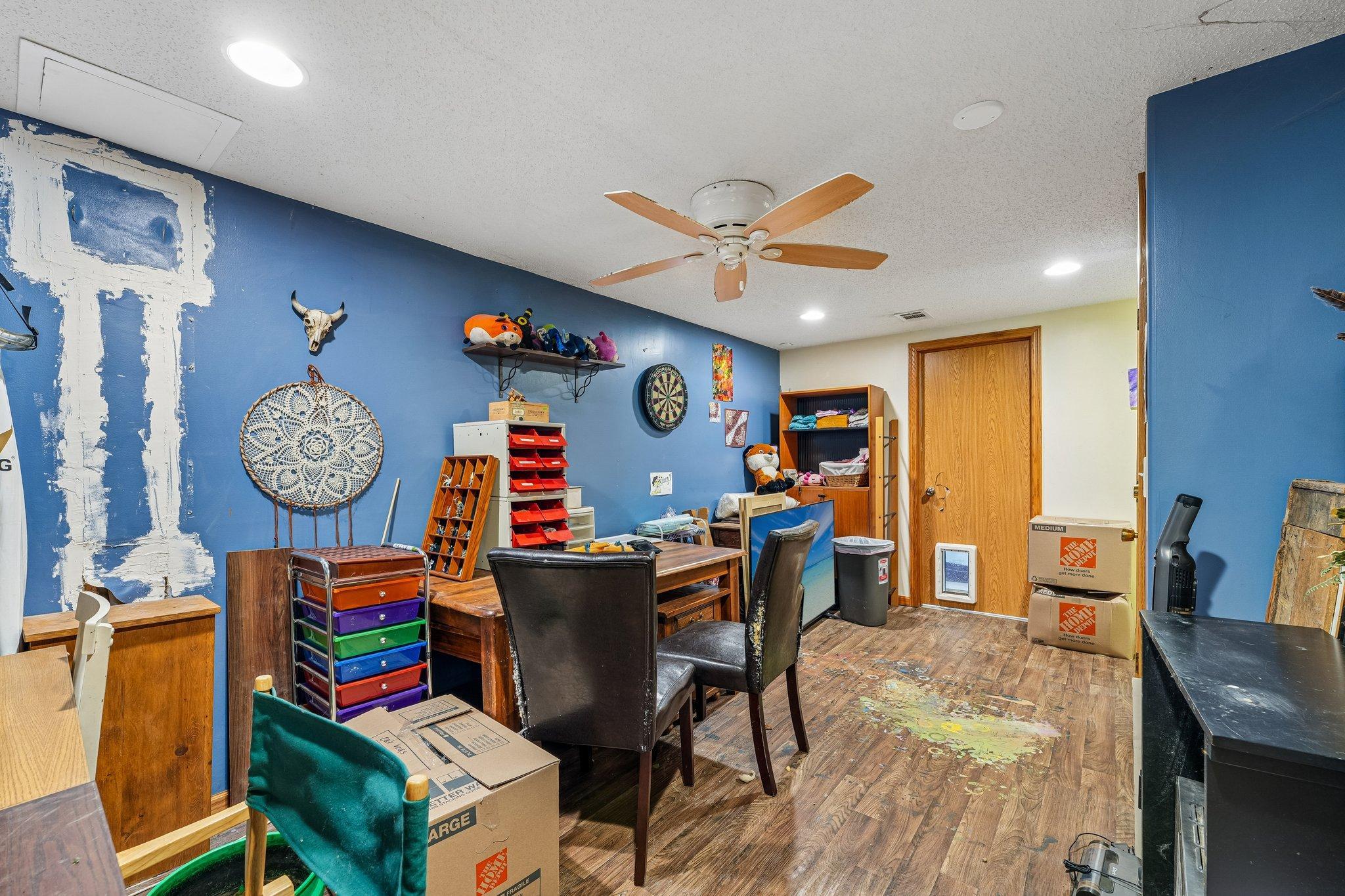 17-web-or-mls-8th Ave-S1007-017.jpg