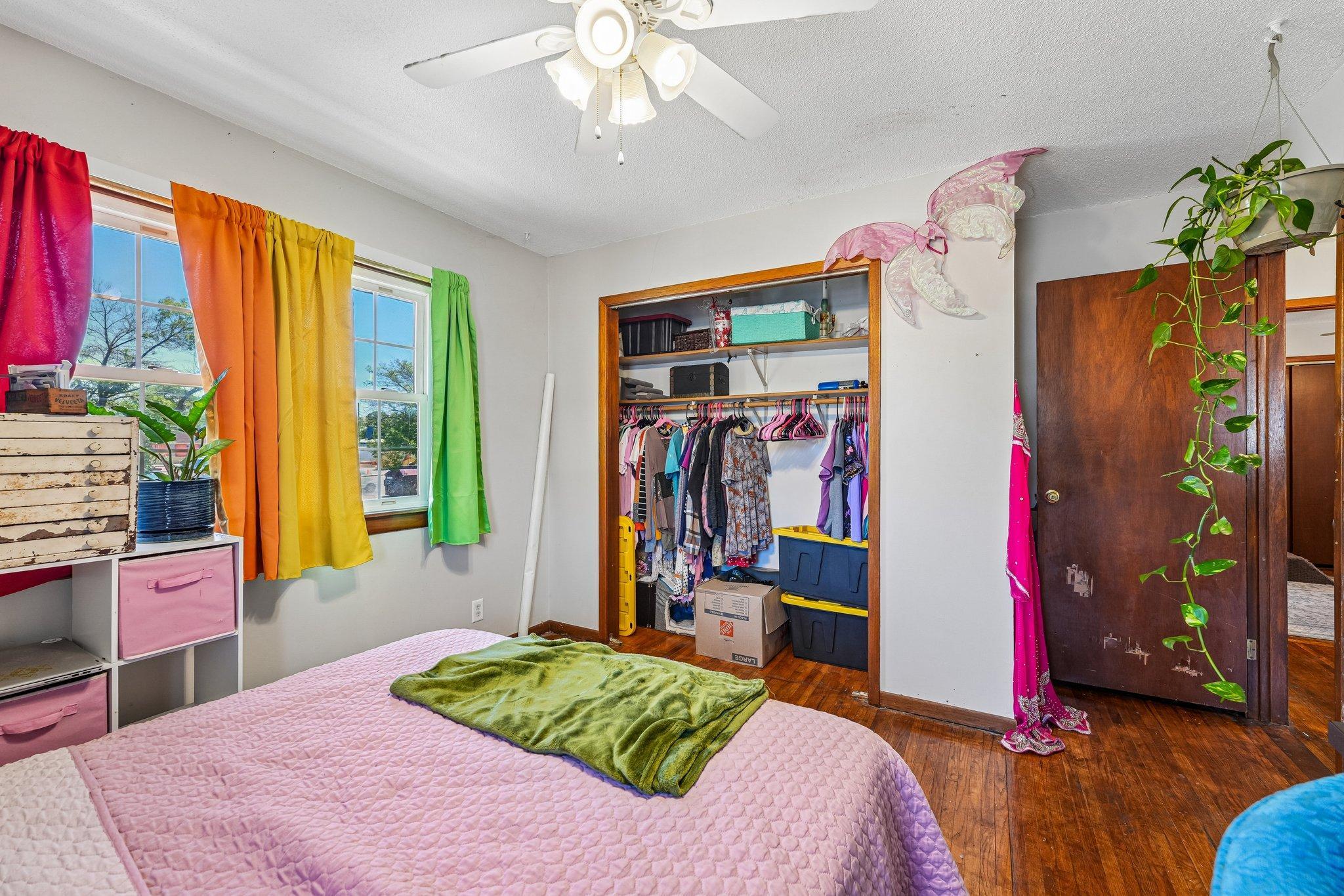 22-web-or-mls-8th Ave-S1007-022.jpg