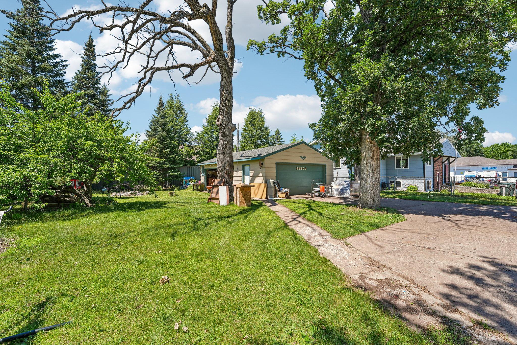 35-web-or-mls-8th Ave-S1007-035.jpg