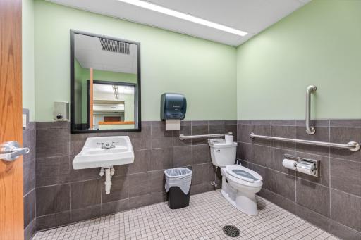 1004 N Loeffler Avenue, Caledonia, MN 55921