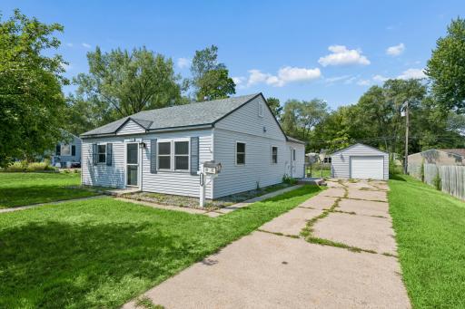 3417 Quail Avenue North - Spacecrafting - 0003.jpg