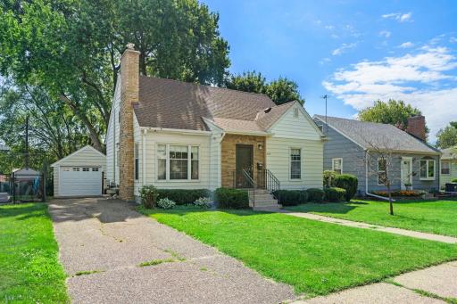 986 Galvin Avenue, Saint Paul, MN 55118