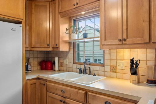 986 Galvin Avenue, Saint Paul, MN 55118