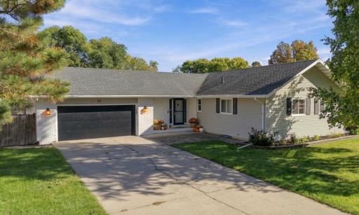 57 Prairiewood Drive S, Fargo, ND 58103