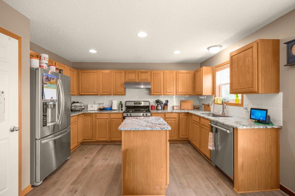 All stainless steel appliances & New Back splash!