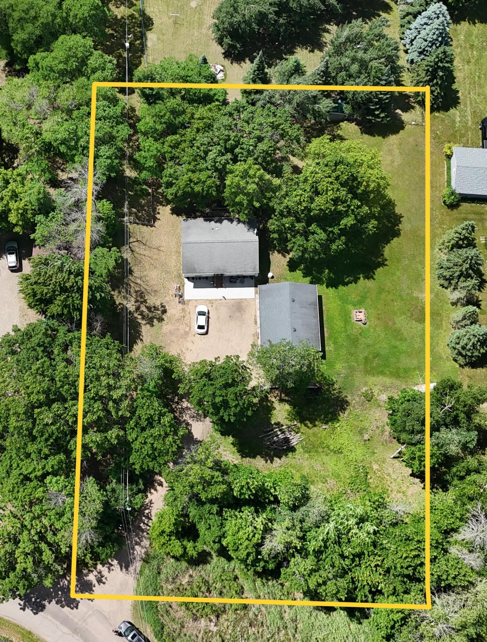 Aerial with approximate lot lines.JPG