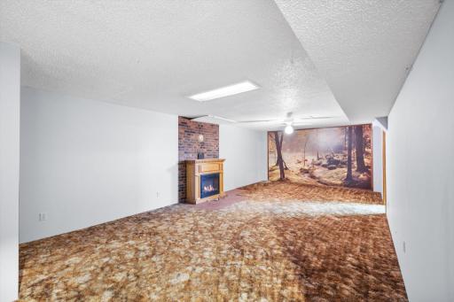 8210 Oakwood Drive SE, Becker, MN 55319