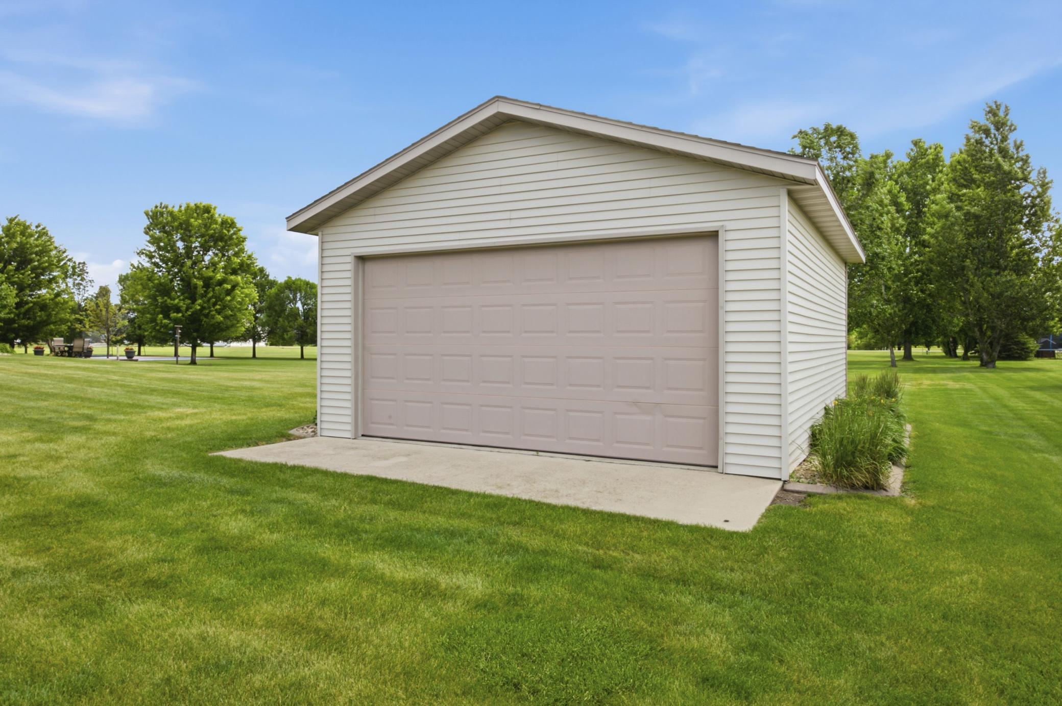 Detached Garage