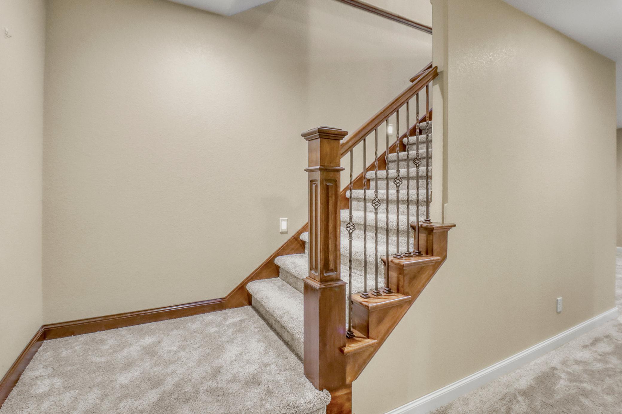 Basement Stairway1_1-3264.JPG