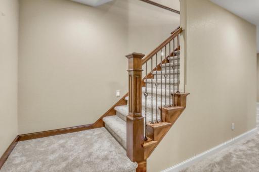 Basement Stairway1_1-3264.JPG