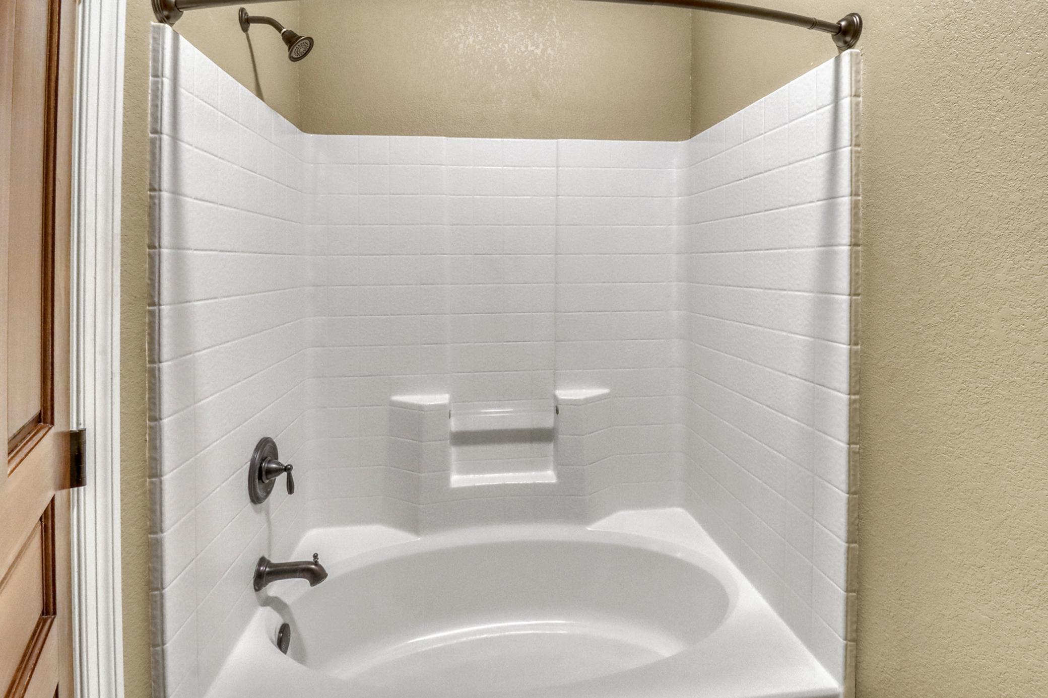 Basement Bathroom1_3-3264.JPG
