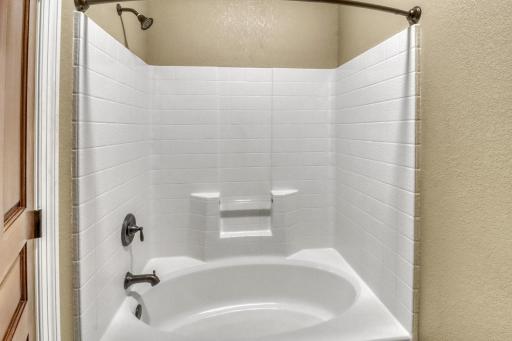 Basement Bathroom1_3-3264.JPG