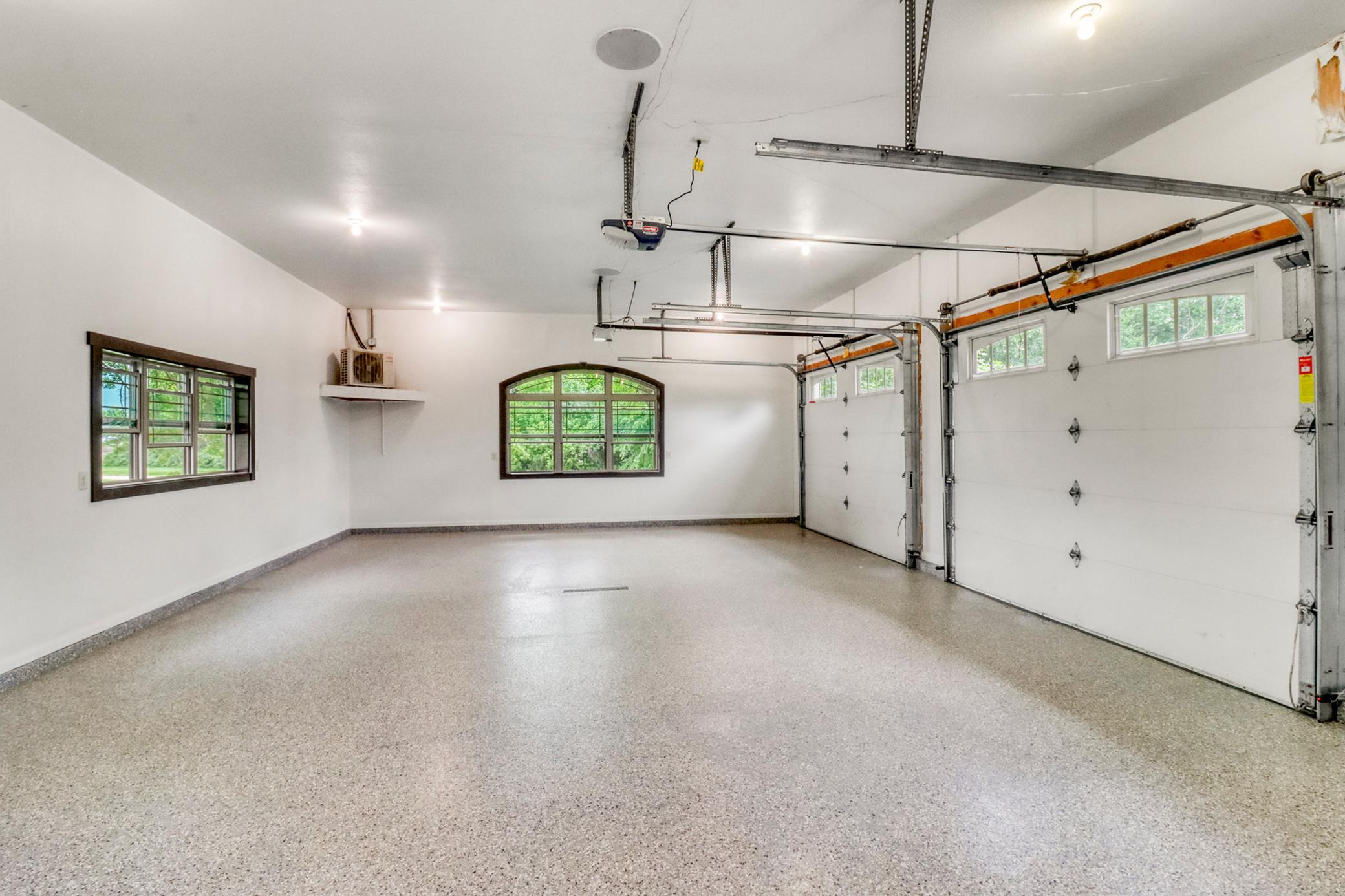 Garage with epoxy floor1_1-3264.JPG
