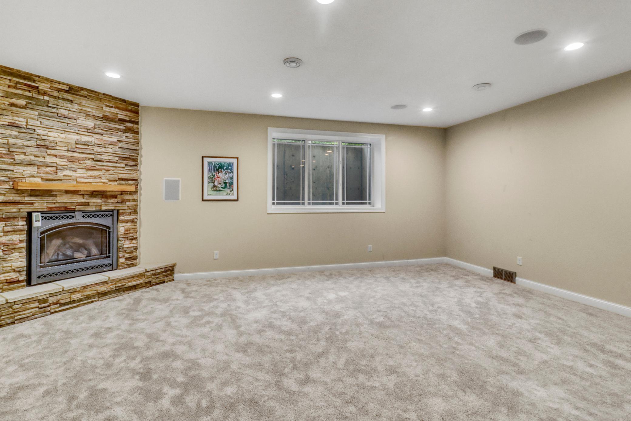 Basement1_1-3264.JPG