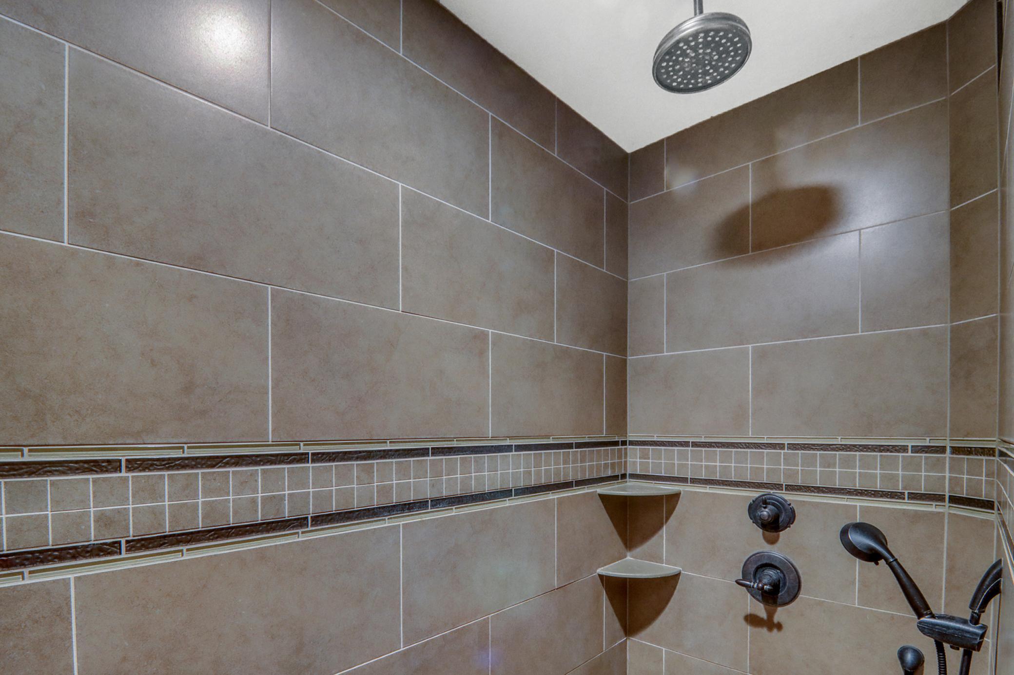Primary Bathroom1_3-3264.JPG