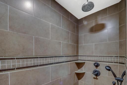 Primary Bathroom1_3-3264.JPG