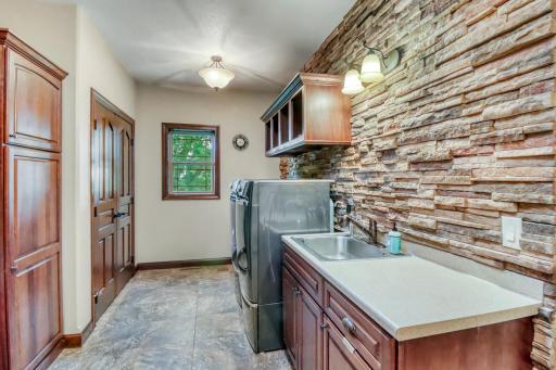 Laundry_Mudroom1_1-3264.JPG