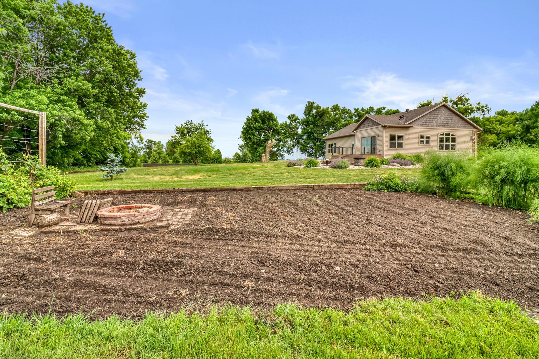 Backyard1_5-3264.JPG