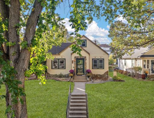 505-web-or-mls-405-web-or-mls-10-17-24 Darling at Drew - Roxy Rentals (12).jpg