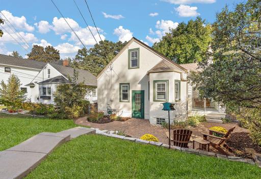 507-web-or-mls-411-web-or-mls-10-17-24 Darling at Drew - Roxy Rentals (6).jpg