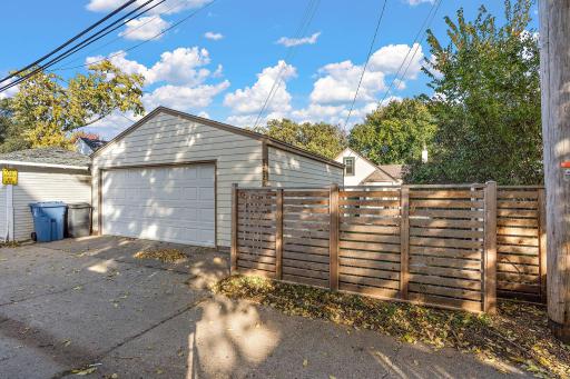 408-web-or-mls-10-17-24 Darling at Drew - Roxy Rentals (2).jpg