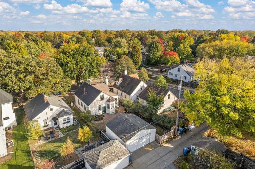 415-web-or-mls-10-17-24 Darling at Drew - Roxy Rentals (14).jpg