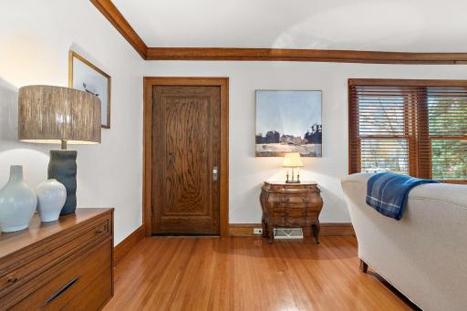 426-web-or-mls-11-4-24 Roxy Rentals - Drew (3).jpg
