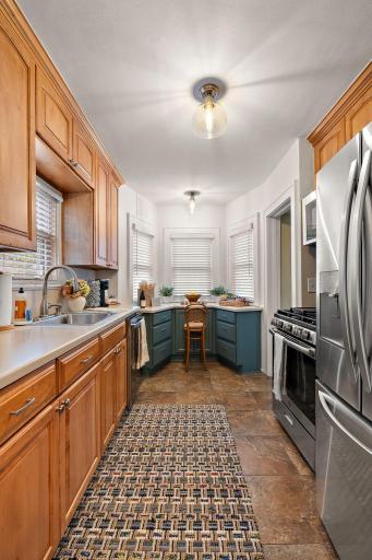 438-web-or-mls-11-4-24 Roxy Rentals - Drew (15).jpg