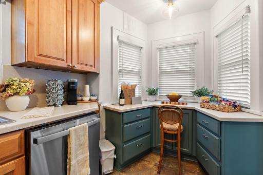 440-web-or-mls-11-4-24 Roxy Rentals - Drew (17).jpg