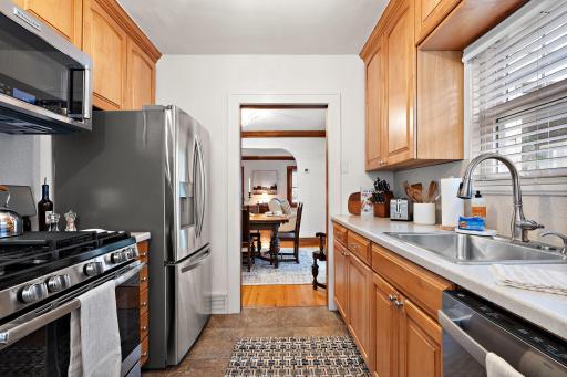 445-web-or-mls-11-4-24 Roxy Rentals - Drew (22).jpg