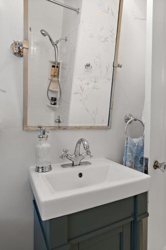 466-web-or-mls-11-4-24 Roxy Rentals - Drew (63).jpg