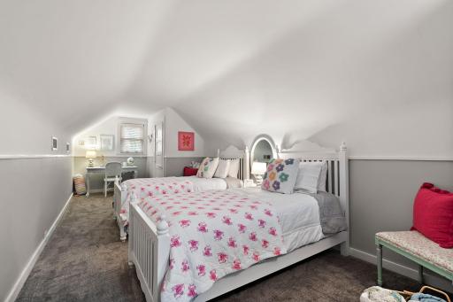 468-web-or-mls-11-4-24 Roxy Rentals - Drew (78).jpg