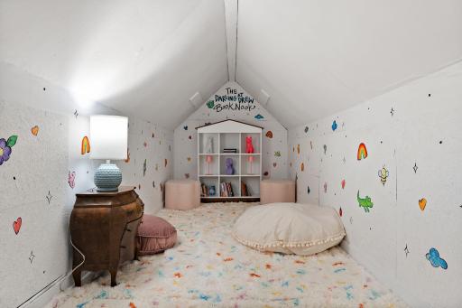 476-web-or-mls-11-4-24 Roxy Rentals - Drew (70).jpg