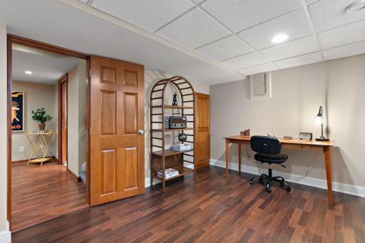 478-web-or-mls-11-4-24 Roxy Rentals - Drew (25).jpg